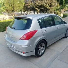 Nissan Versa 2011