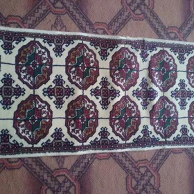 Turkinki haly 2shtuk arassa