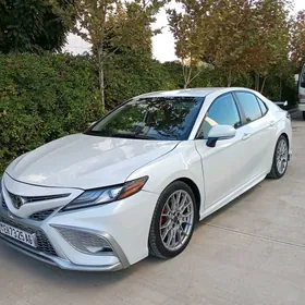 Toyota Camry 2021