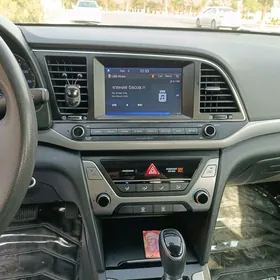 Hyundai Elantra 2018