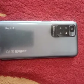 телефон и музыкальный центр