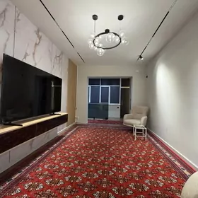 3 комнатная 1 этаж Мир 1