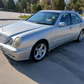 Mercedes-Benz E-Class 2001
