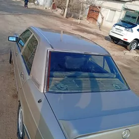 Mercedes-Benz 190E 1988