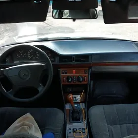 Mercedes-Benz E280 1995