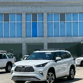 Toyota Highlander 2021