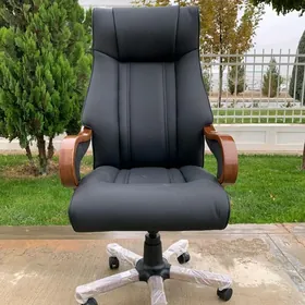 Koźa kreslo direktorskiy.Кресл