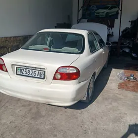 Kia Sephia 2001