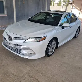 Toyota Camry 2018