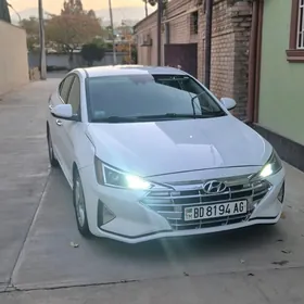 Hyundai Elantra 2020