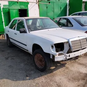Mercedes-Benz 230E 1990