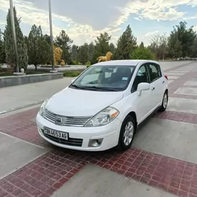 Nissan Versa 2011