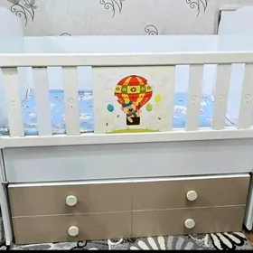 Детская кроватка