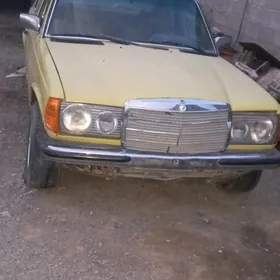 Мерседес 123