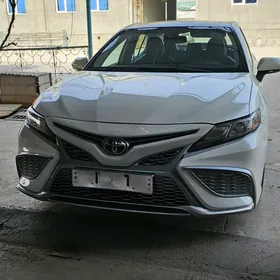 Toyota Camry 2021