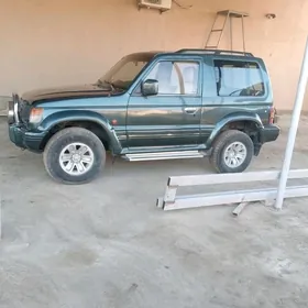 Mitsubishi Pajero 1991