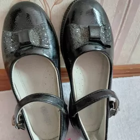 Ботинки школьные