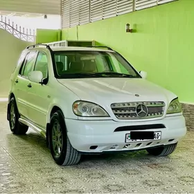 Mercedes-Benz ML400 2001