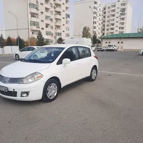 Nissan Versa 2012