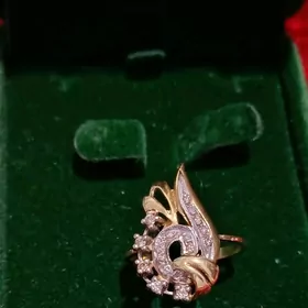 Gyzyl yuzuk золотое кольцо 750