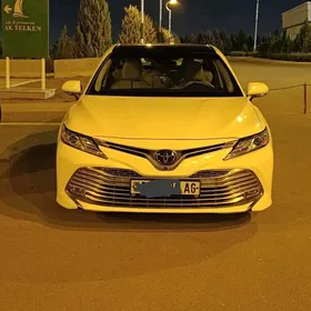 Toyota Camry 2018
