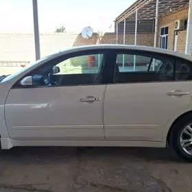 Nissan Altima 2011