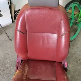 Toyota Hilux sag sidenya