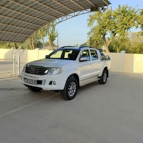 Toyota Hilux 2014