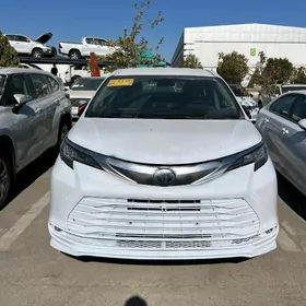 Toyota Sienna 2022