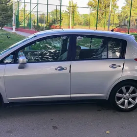 Nissan Tiida 2007