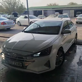 Hyundai Elantra 2019