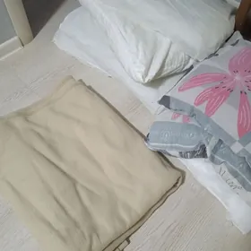 плед и подушки