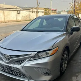 Toyota Camry 2020