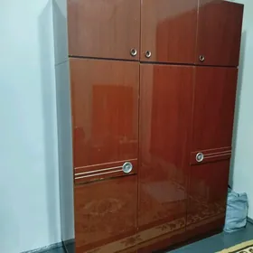 полированный шифонер