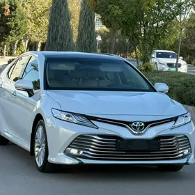 Toyota Camry 2019