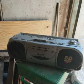 Магнитофон с касетами