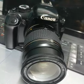 Canon eos 1100 d