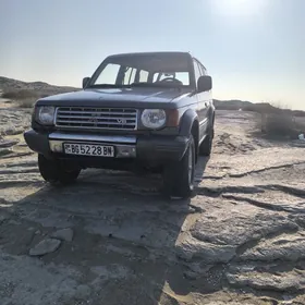 Mitsubishi Montero 1992