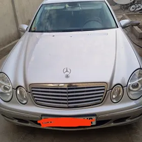 Mercedes-Benz 230E 2025