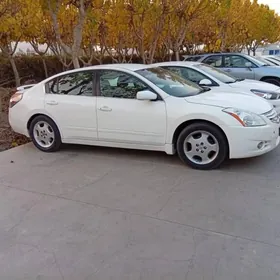 Nissan Altima 2010