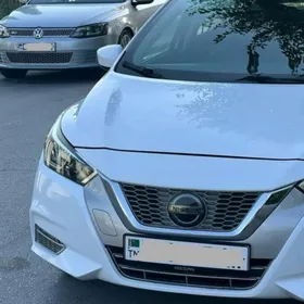 Nissan Versa 2021
