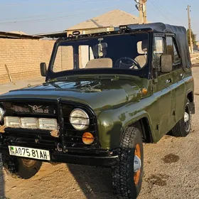 UAZ 469 2001