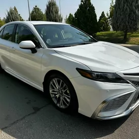 Toyota Camry 2021