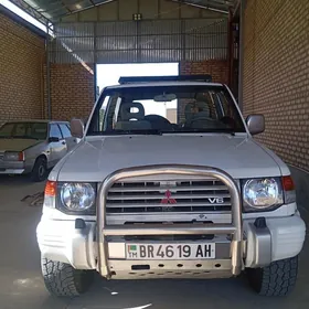 Mitsubishi Pajero 1993