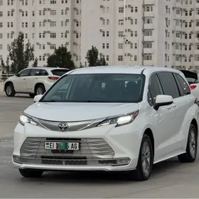 Toyota Sienna 2021