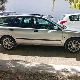 Volvo V40 2003