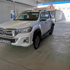 Toyota Hilux 2016