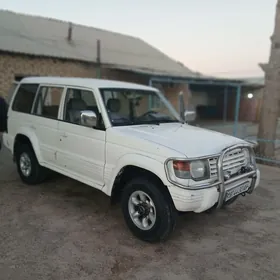Mitsubishi Montero 1994