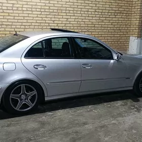 Mercedes-Benz E320 2002