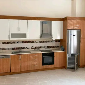 Продаю кухонную мебель.